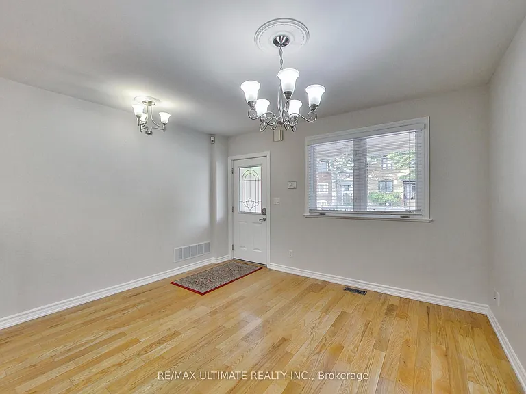 19 Glenora Ave #UPPER — Photo 7