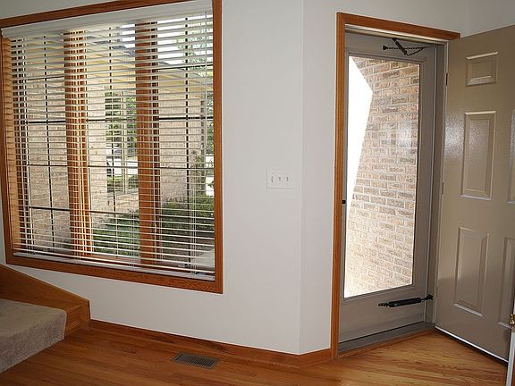 3rd image of 26W195 Klein Creek Dr