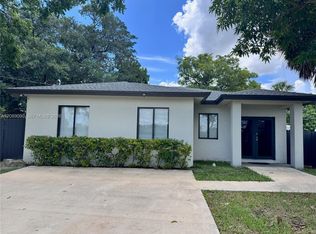 609 NW 3rd Ter, Dania, FL 33004