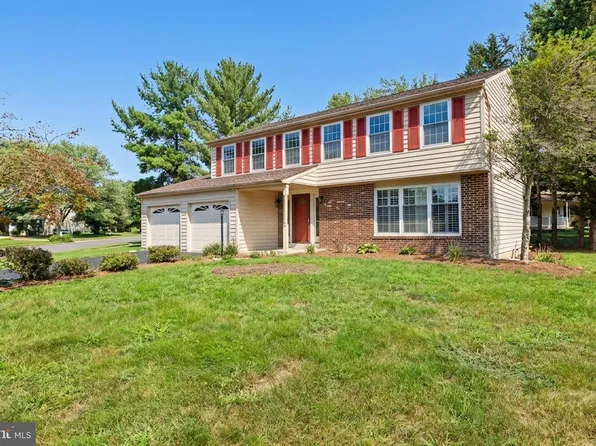 12555 Cross Country Ln, Reston, VA 20191