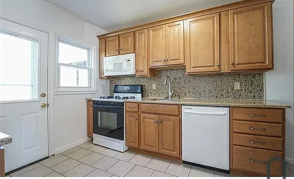8338 Edgedale Rd — Photo 9