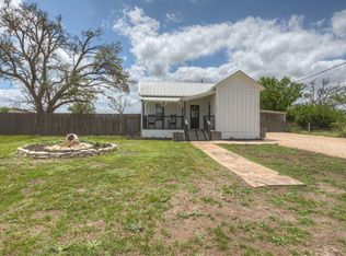 271 N 3rd St, Fredericksburg, TX 78631
