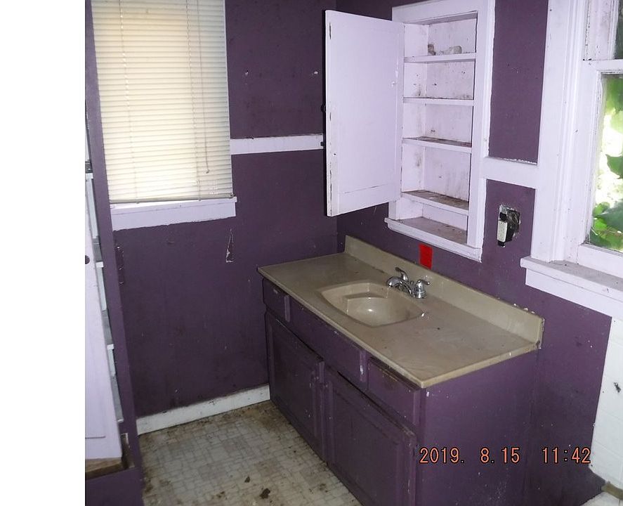 1st image of 723 Molalla Ave