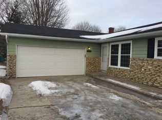 1620 Brickville Rd, Sycamore, IL 60178