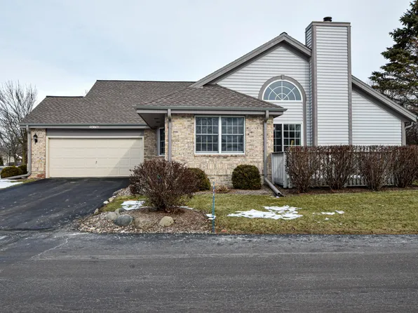 1907 Springbrook N, Waukesha, WI 53186
