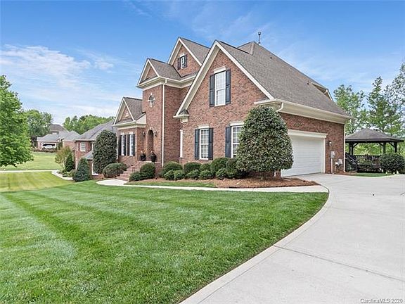 3rd image of 167 Hunters Hill Dr