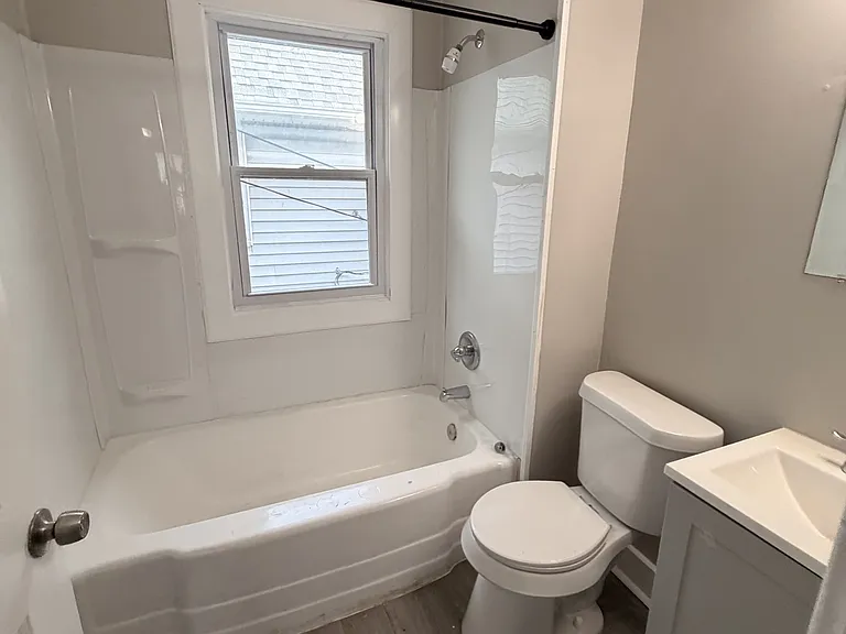 15619 School Ave — Photo 11