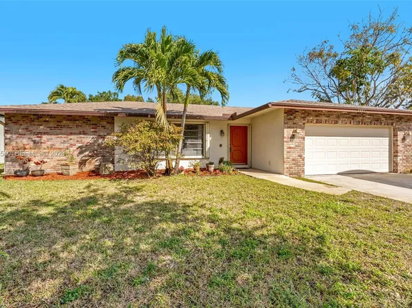 5331 NW 77th Ct, Pompano Beach, FL 33073