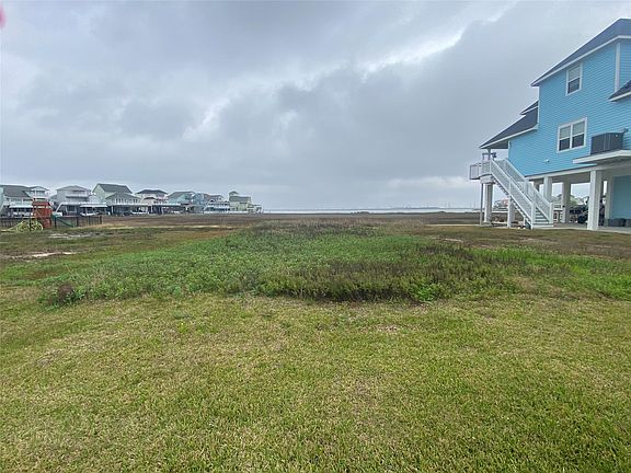 2nd image of 22 Tiki Dr
