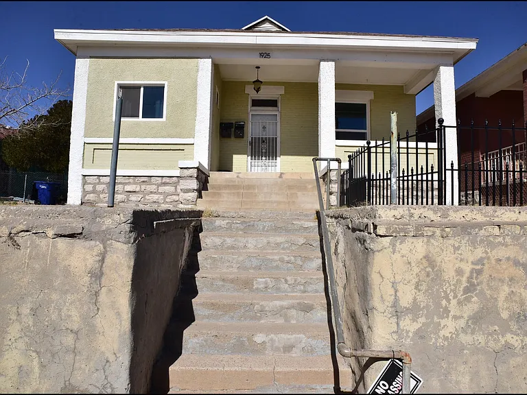 1925 Arizona Ave #2 — Photo 3