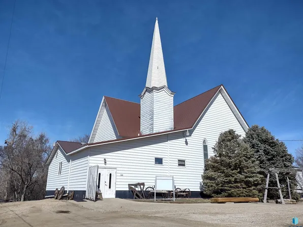 308 N Commercial Ave, St Lawrence, SD 57373