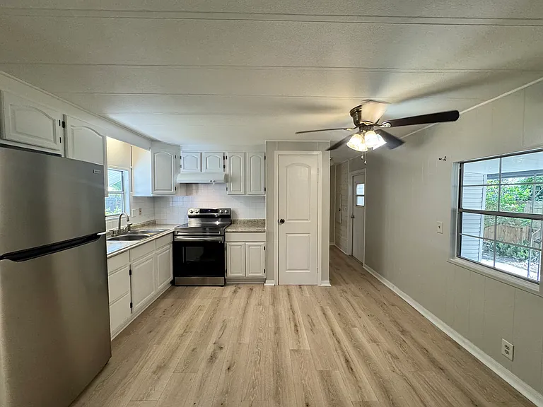 4152 Richmond Ave — Photo 6