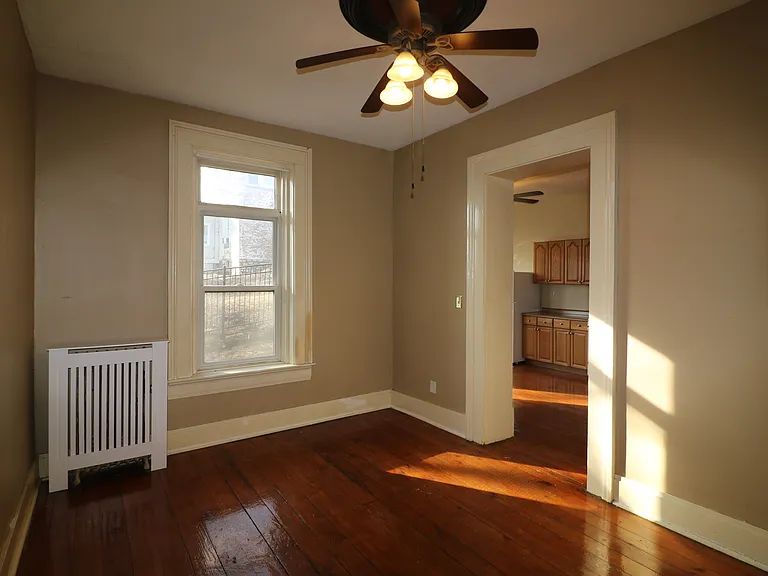 1316 E 10th St #1 — Photo 22
