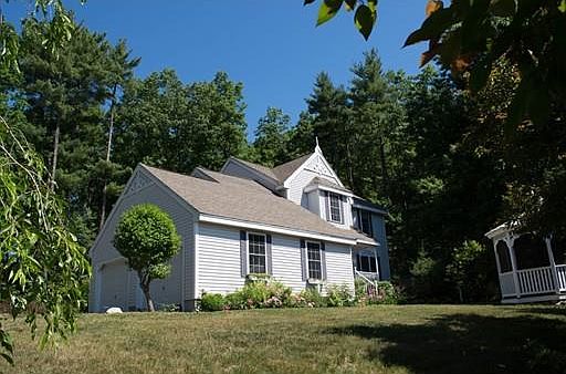 3rd image of 8 High Pine Dr
