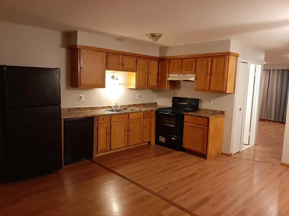 38177 Jamestown Dr, Sterling Heights, MI 48312