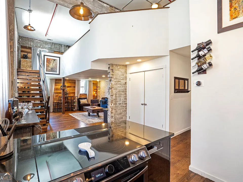 650 Glen Iris Dr NE #30
