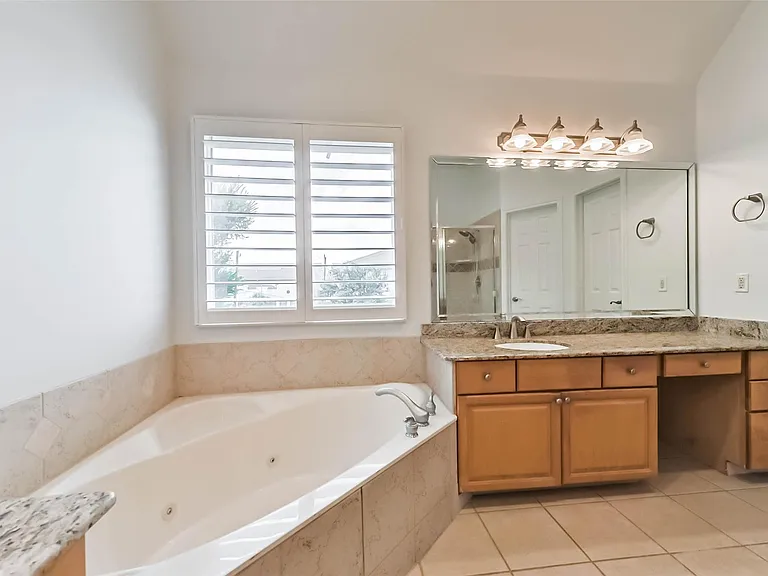 5432 Venice St — Photo 28