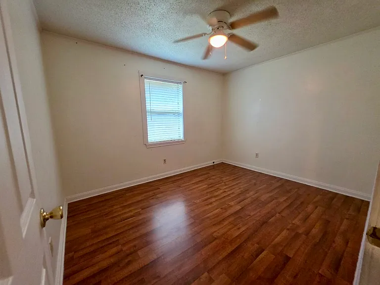 107 Tyler Dr — Photo 8