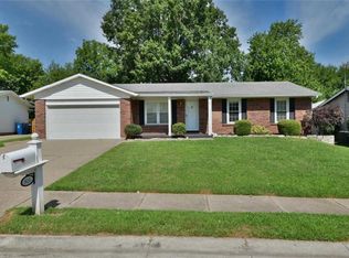 921 Picardy Ln, Saint Charles, MO