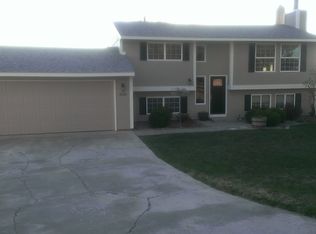 956 Ahuwale Pl, Honolulu, HI 96821