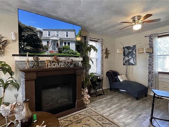 4th image of 1820 Canton Ave