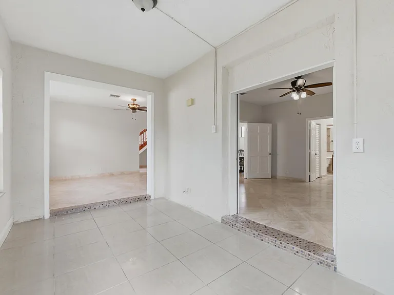 1235 Sussex St — Photo 25