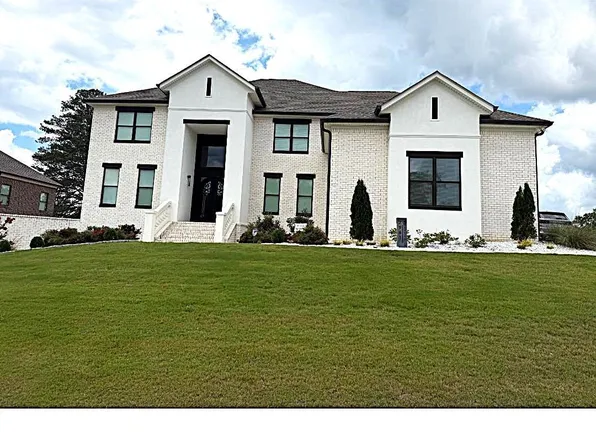 2961 SW Waterford Dr, Conyers, GA 30094