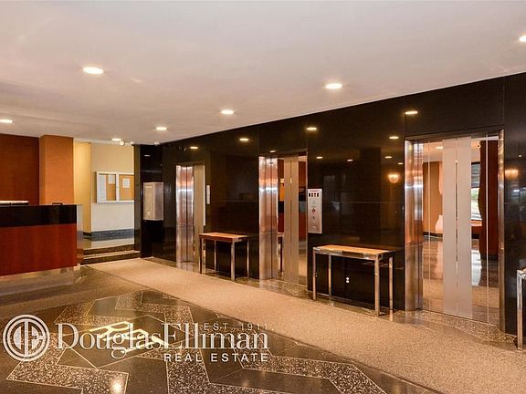 3rd image of 555 Kappock St APT 12R