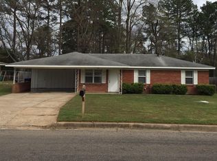 706 N Lane Wells Dr, Longview, TX 75604