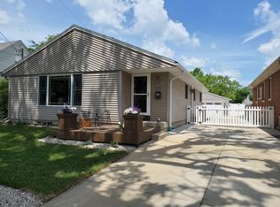 1916 Summit Ave, Waukesha, WI