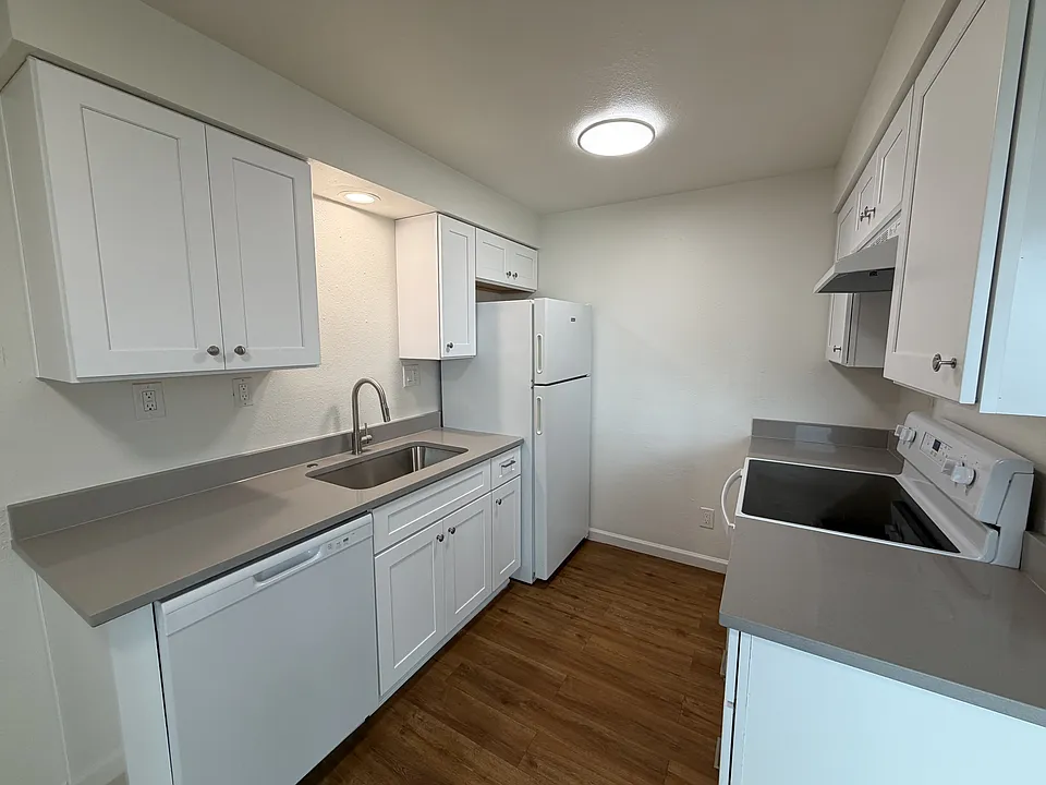226 E 7th Ave #1