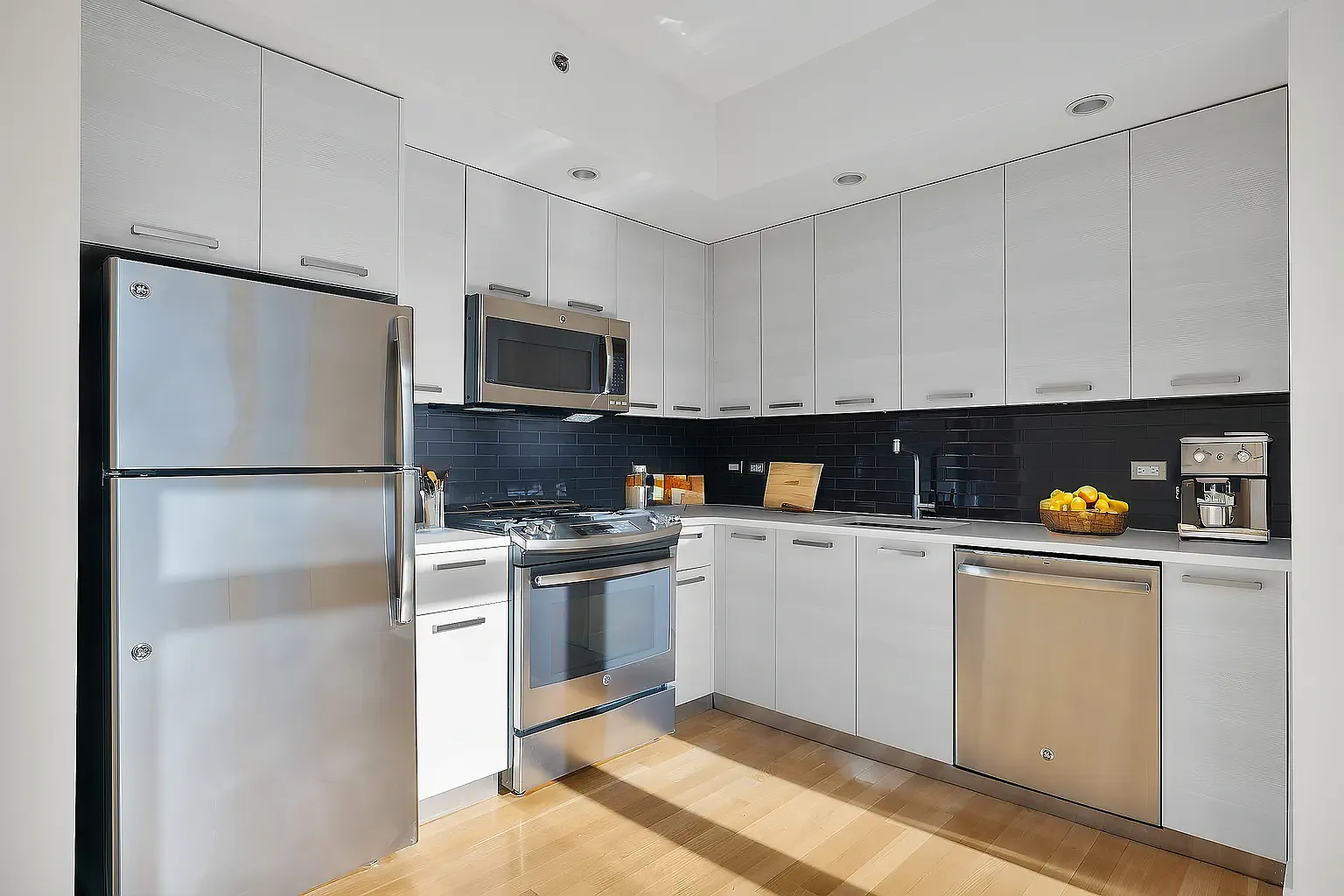 501 East 74th Street — Photo 2