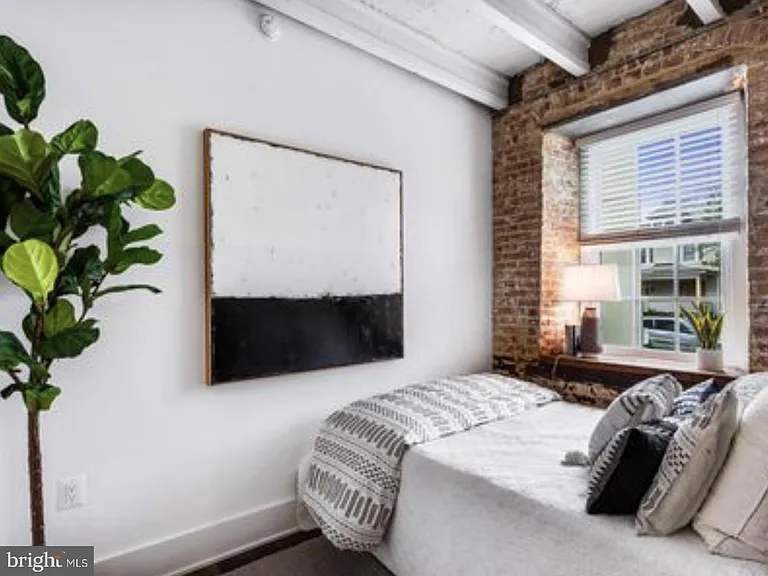 515 N Washington St #203 — Photo 8