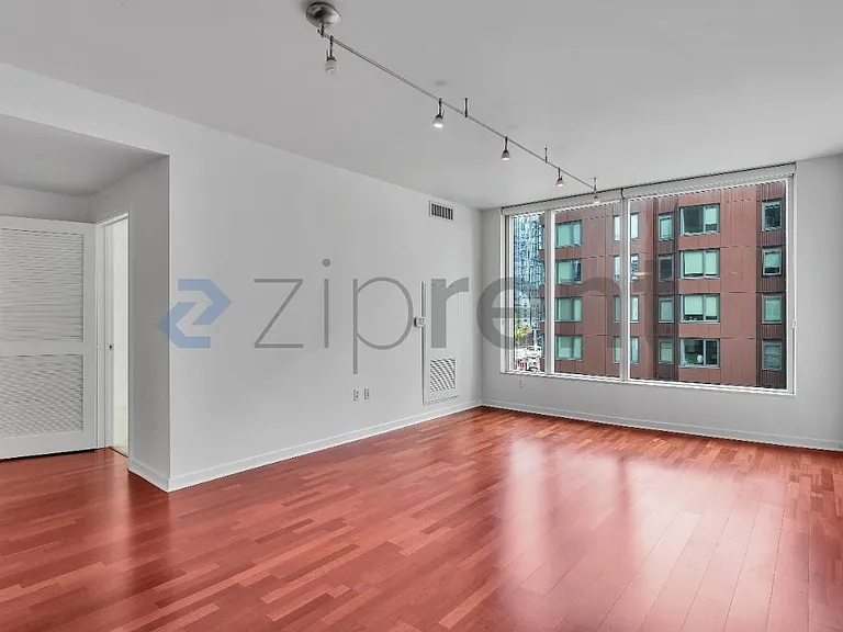 301 Main St #7A — Photo 8