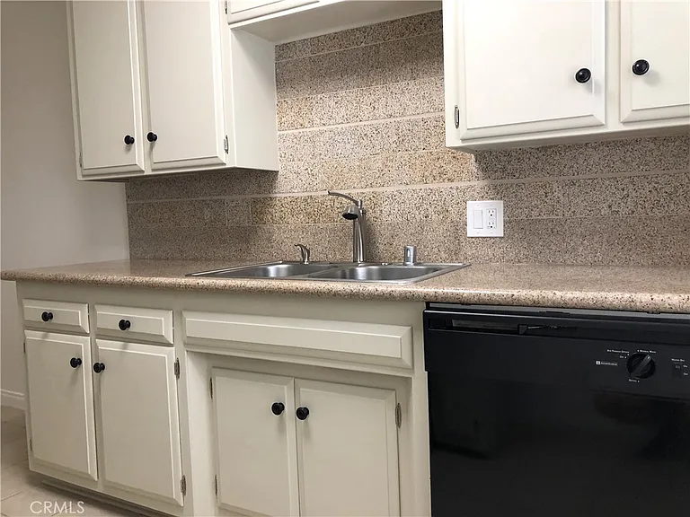 611 E Maple St #3 — Photo 19
