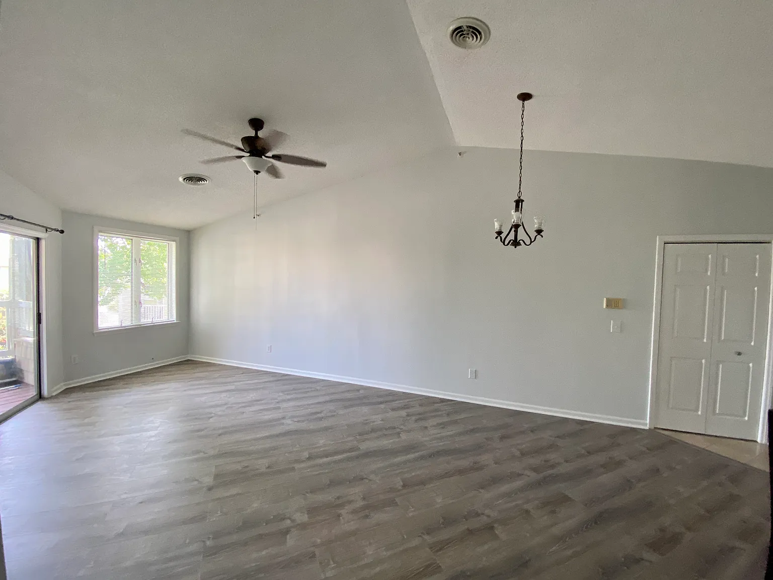 2 bed, 1150 sqft, $1,700 — Photo 4