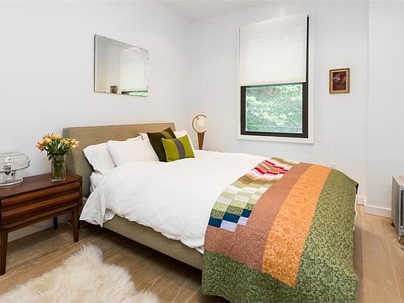 4th image of 130 W 16th St APT 26