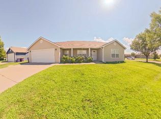 225 Walters Dr, Manhattan, KS 66502