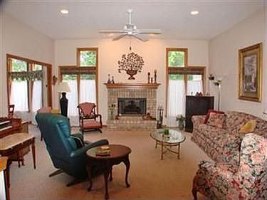 5th image of 5163 Queensboro Dr