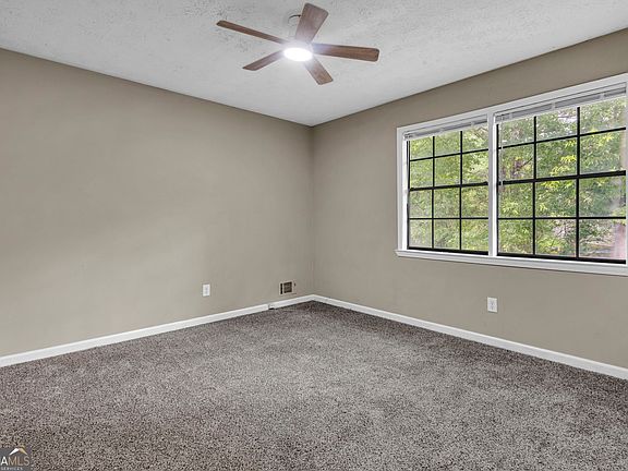 4th image of 8673 Plumtree Dr