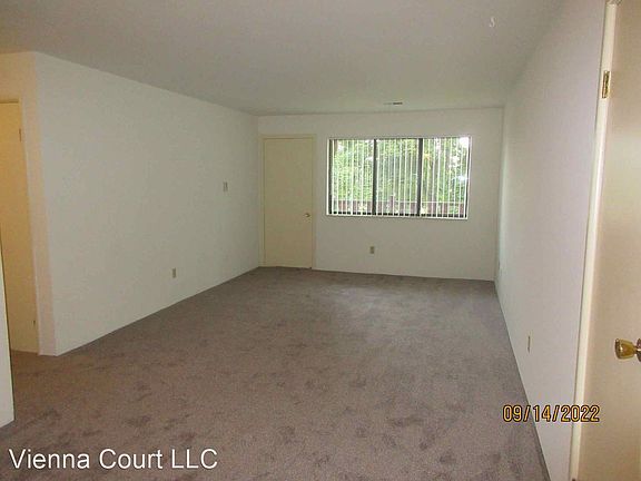 2nd image of N111W15621 Vienna Ct #7