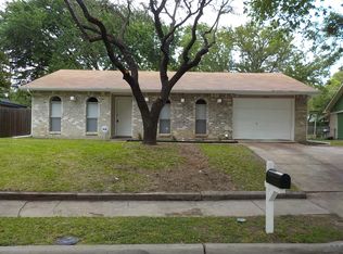 3210 Elm Dr, Grand Prairie, TX 75052
