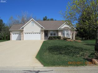 5184 Wyndham Pl, Fenton, MI 48430