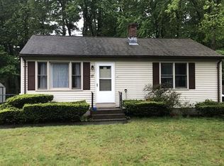 17 Groton St, Springfield, MA 01129