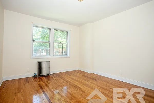 Rented by EXR | media 10