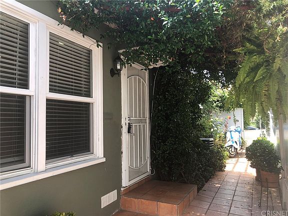 3rd image of 714 Ocean Park Blvd APT B