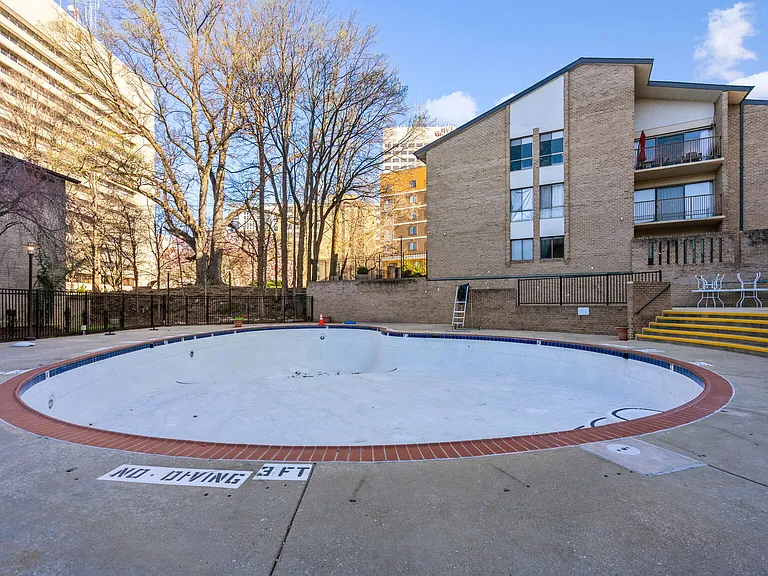 102 Monroe St #201 — Photo 12