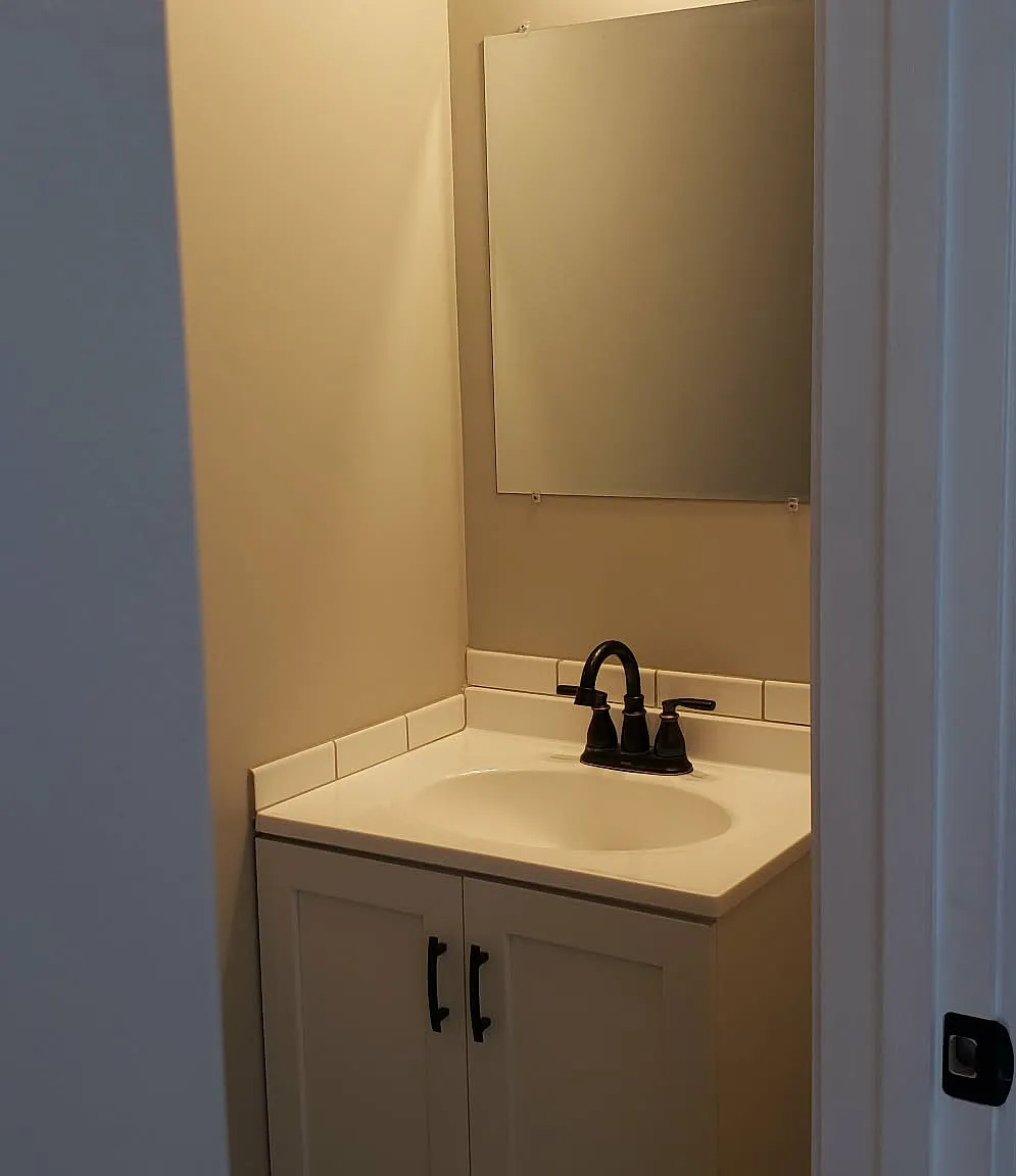 3 bed, 1.5 bath, 1680 sqft, $1,800 — Photo 4