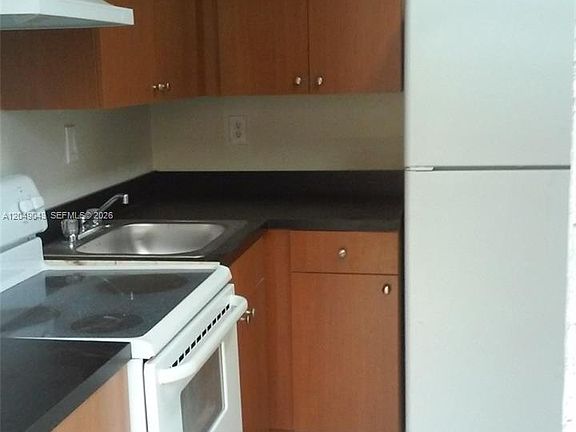 3rd image of 13215 NE 6th Ave APT 103