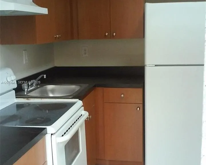 13215 NE 6th Ave #103 — Photo 3